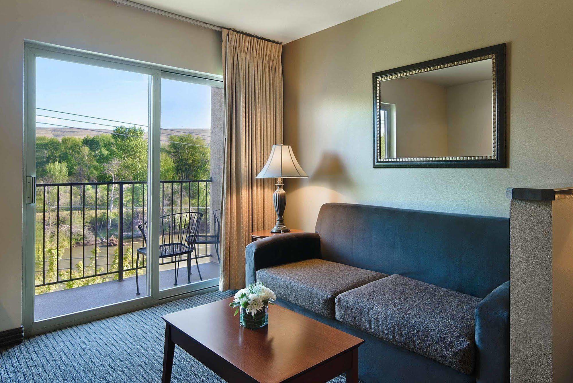 Oxford 3* Yakima