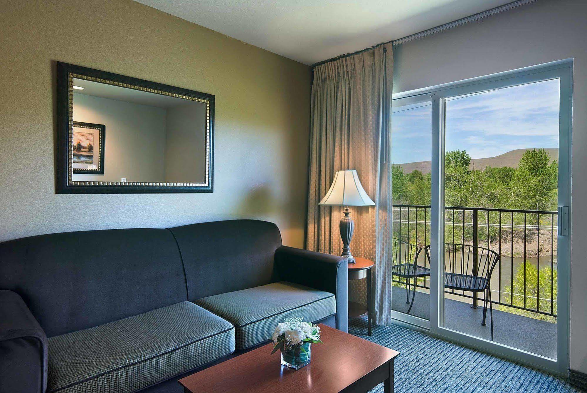 Oxford Hotel 3*